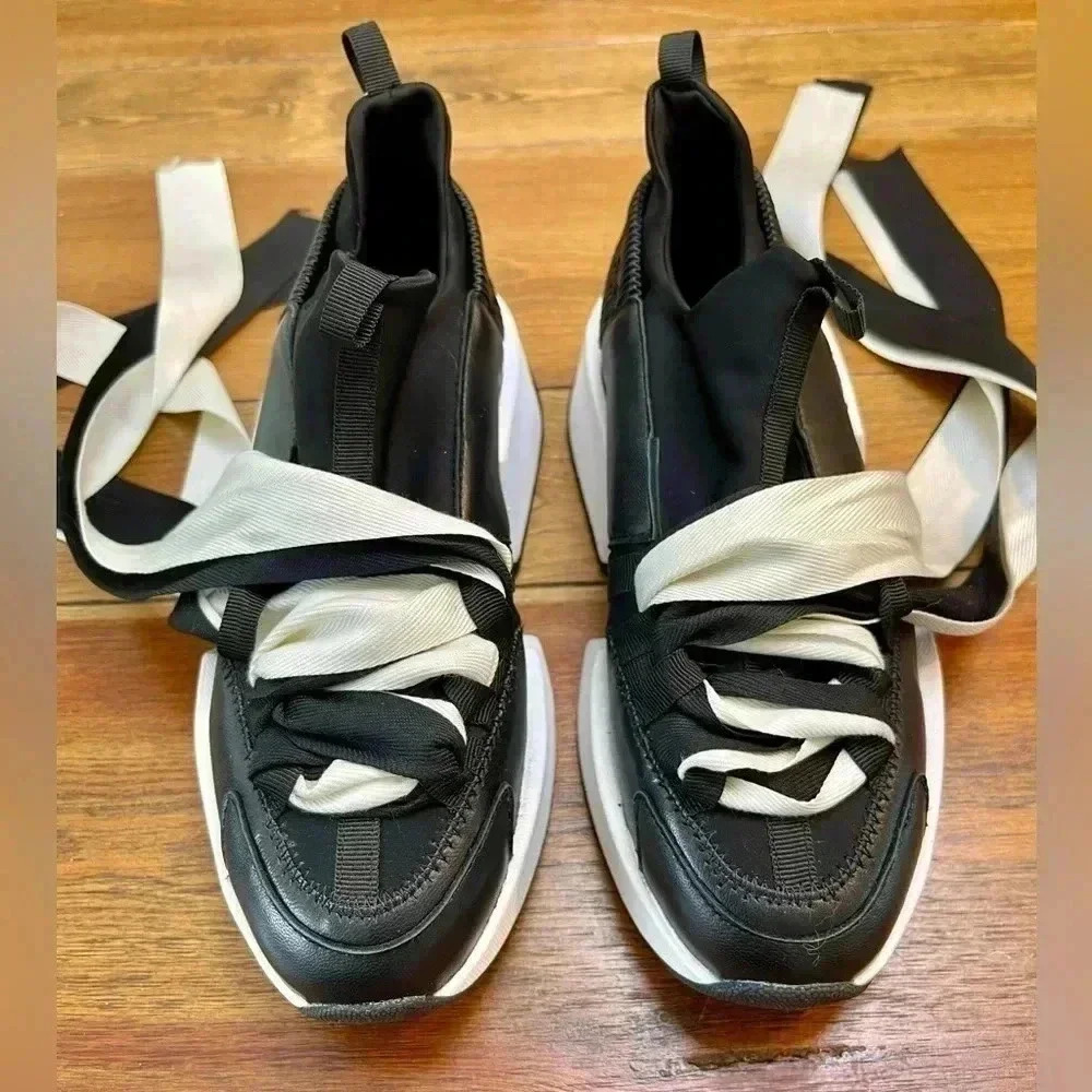 Loretta Pettinari Italy | Women’s 7.5 | Black & White Ribbon Sneaker | No Tie